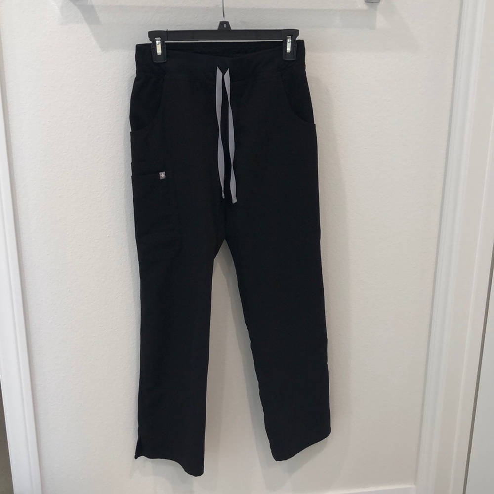 Figs kade cargo scrubs. Size xxs. Black.